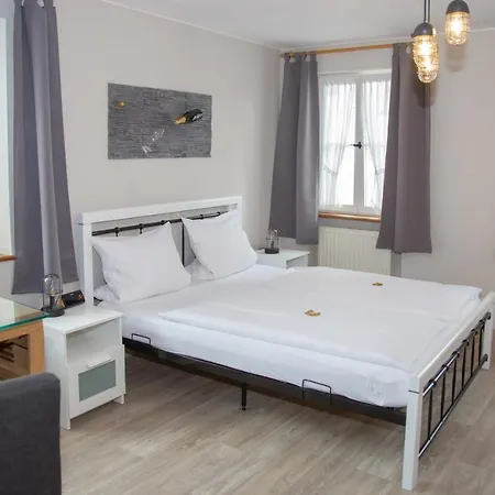 Weinhaus Kurtrierer Hof Fogadó *