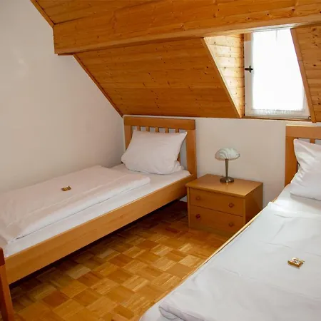 Weinhaus Kurtrierer Hof * Leiwen