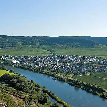 Weinhaus Kurtrierer Hof * לייוון