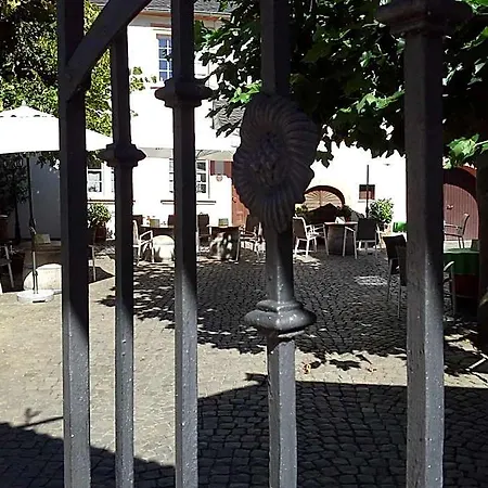 אורחן Weinhaus Kurtrierer Hof *