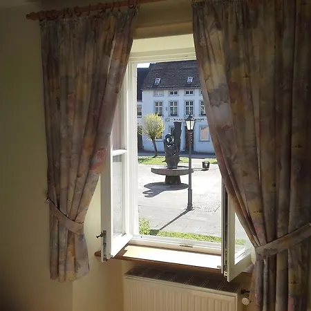 Weinhaus Kurtrierer Hof Fogadó Leiwen