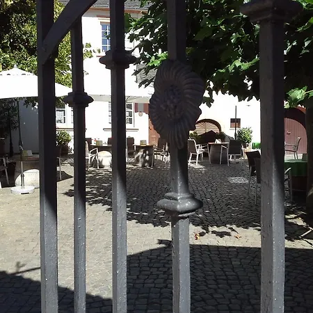 Weinhaus Kurtrierer Hof Fogadó Leiwen