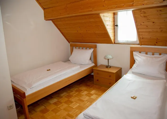 Weinhaus Kurtrierer Hof * Leiwen