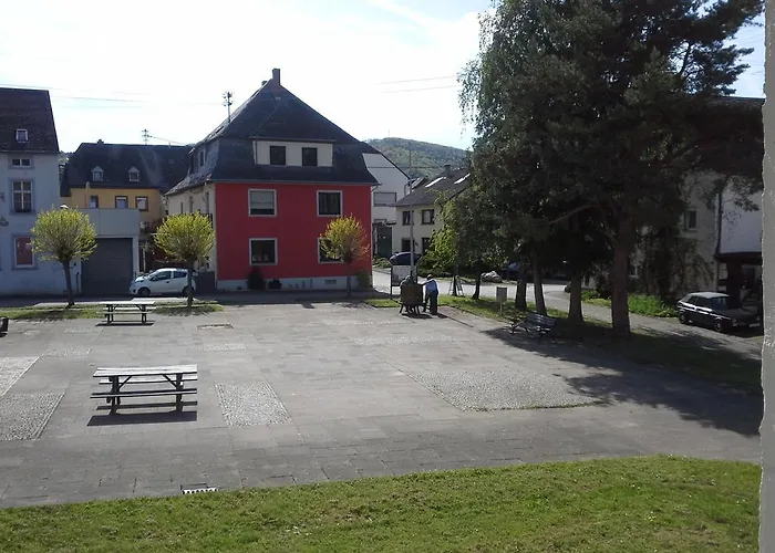 Weinhaus Kurtrierer Hof * Leiwen