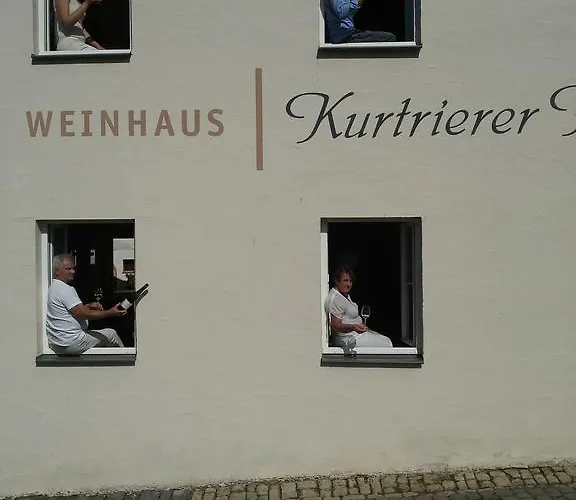 宾馆 Weinhaus Kurtrierer Hof 雷温